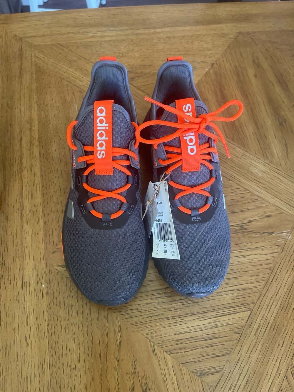 adidas Kaptir 4.0 K Kids Shoes Grey Orange new with tags Size 5